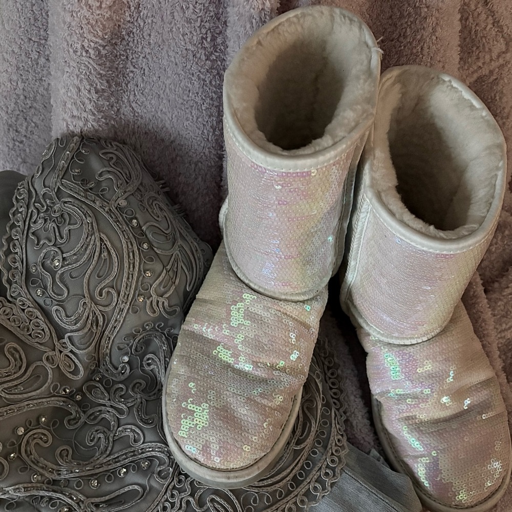 ‘Beautiful Pastel Sequined Ugg Boots’ - Picture 6 of 8
